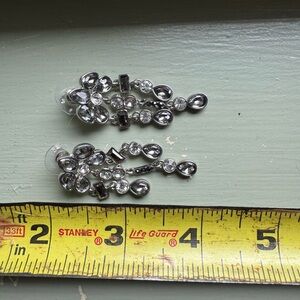 🎁 FREE with Any Purchase – Target Rhinestone Drop Earrings ✨